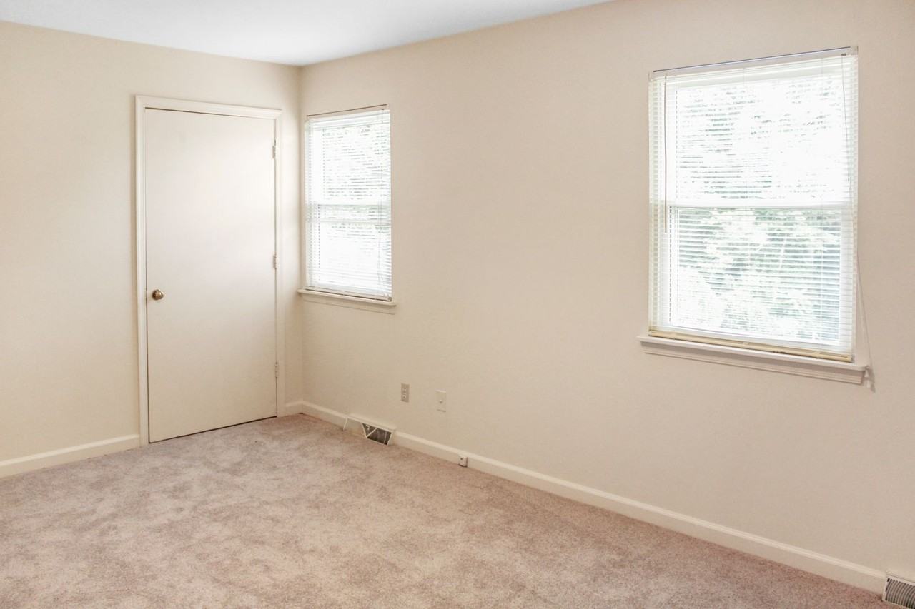 2455 Whitney Ct - Photo 6 of 13