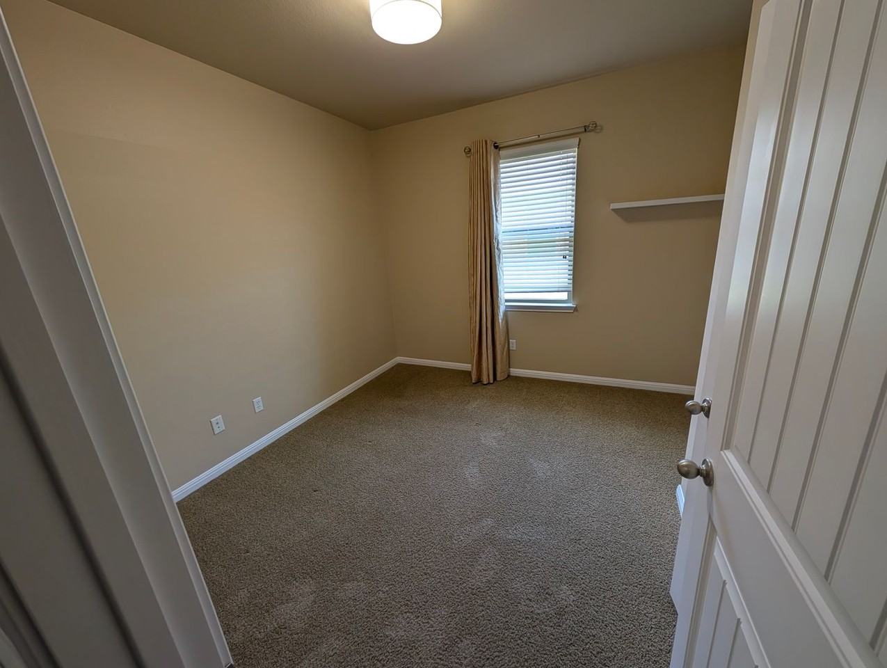 173 Lone Tree Holw - Photo 5 of 6