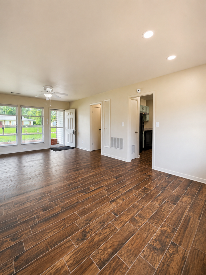 113 Whitney Ave Ne - Photo 5 of 26