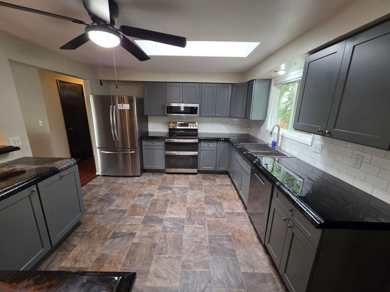 6912 N Five Mile Rd - Photo 5 of 34
