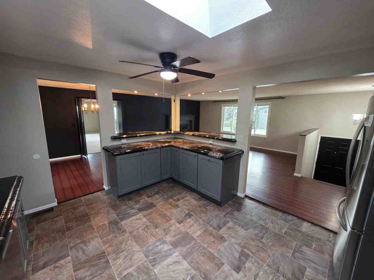 6912 N Five Mile Rd - Photo 7 of 34