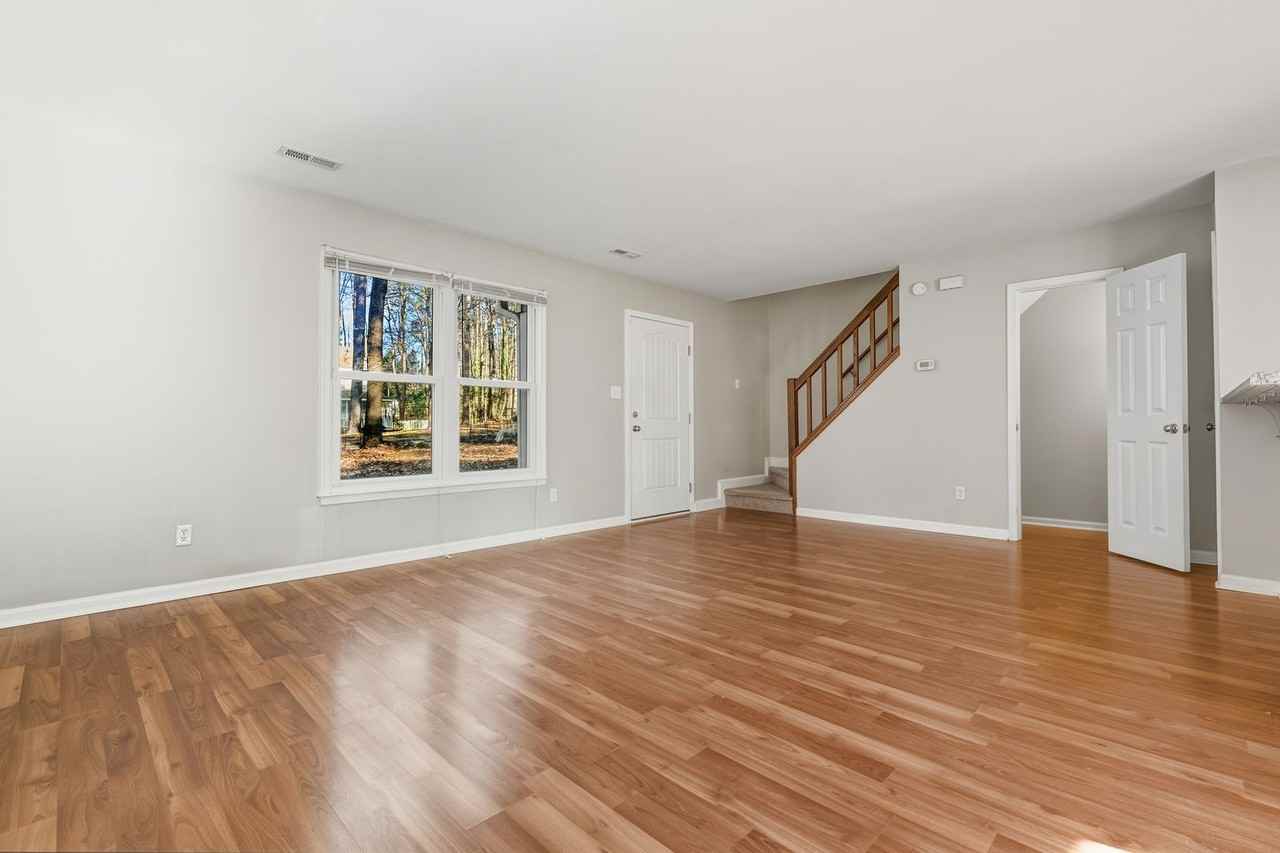 732 Branniff Dr - Photo 2 of 17