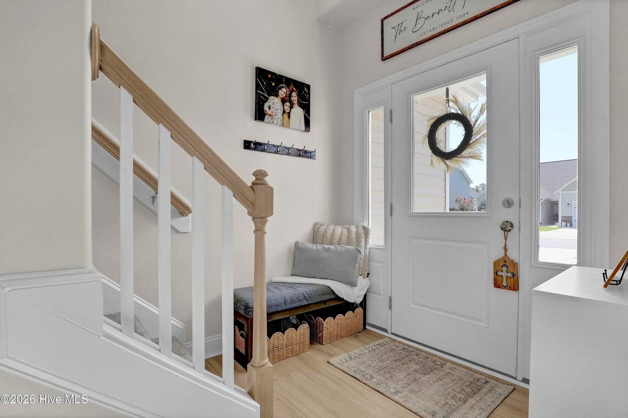 821 Cooke Dr - Photo 3 of 20
