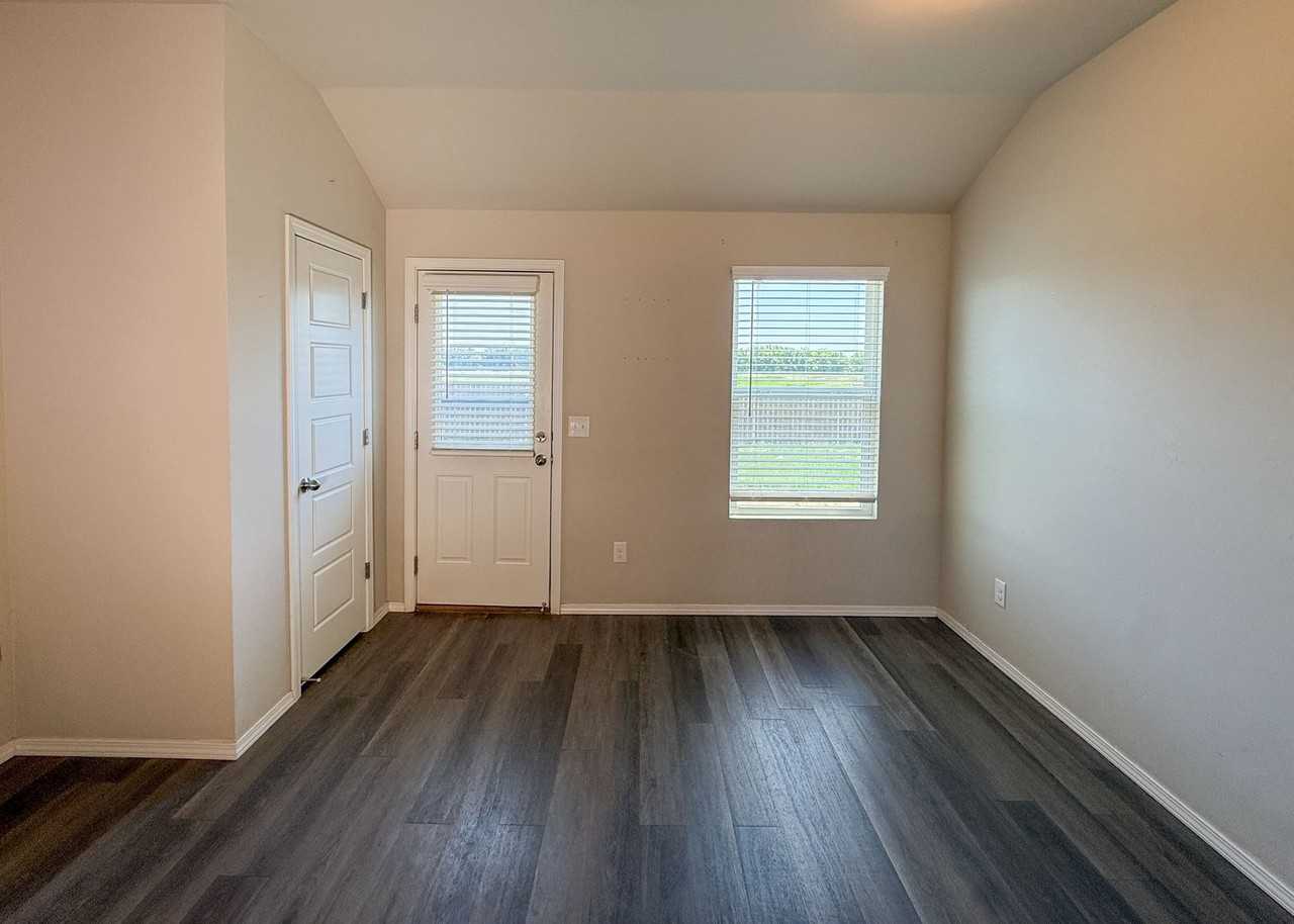 528 Fox Burrow Ln - Photo 6 of 18