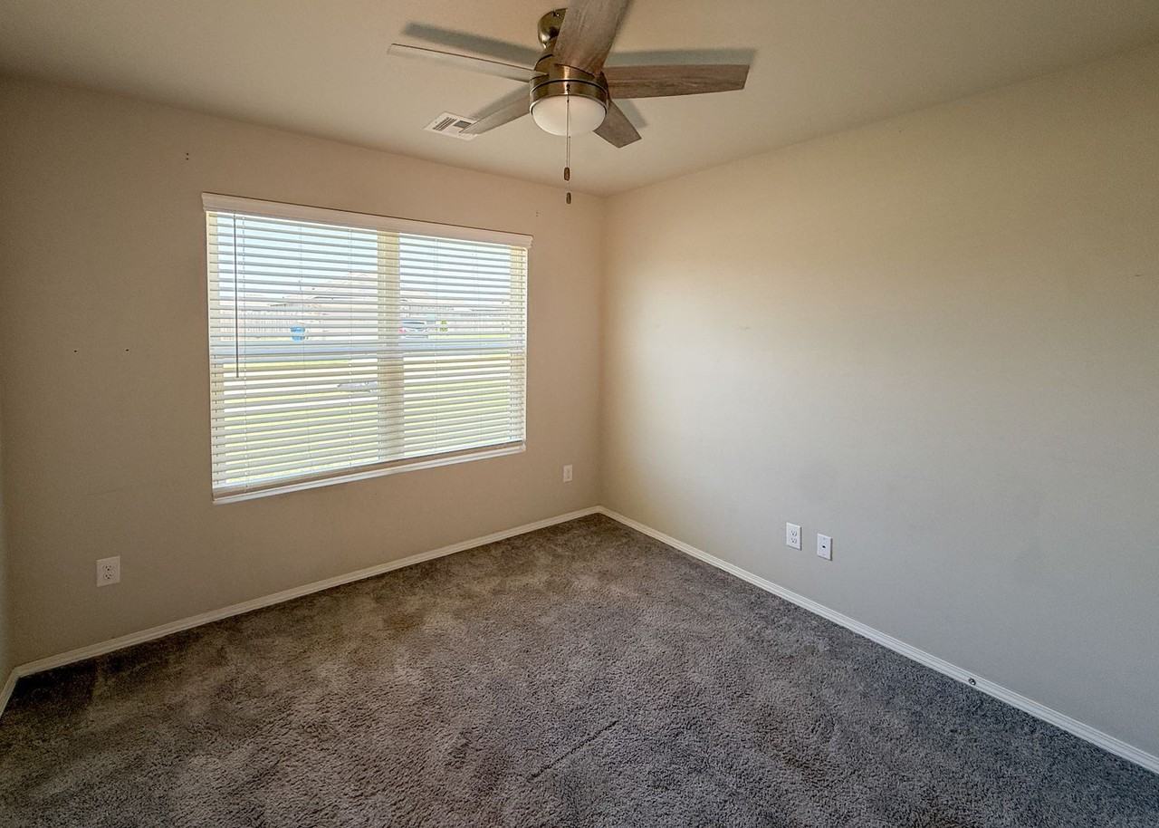 528 Fox Burrow Ln - Photo 7 of 18