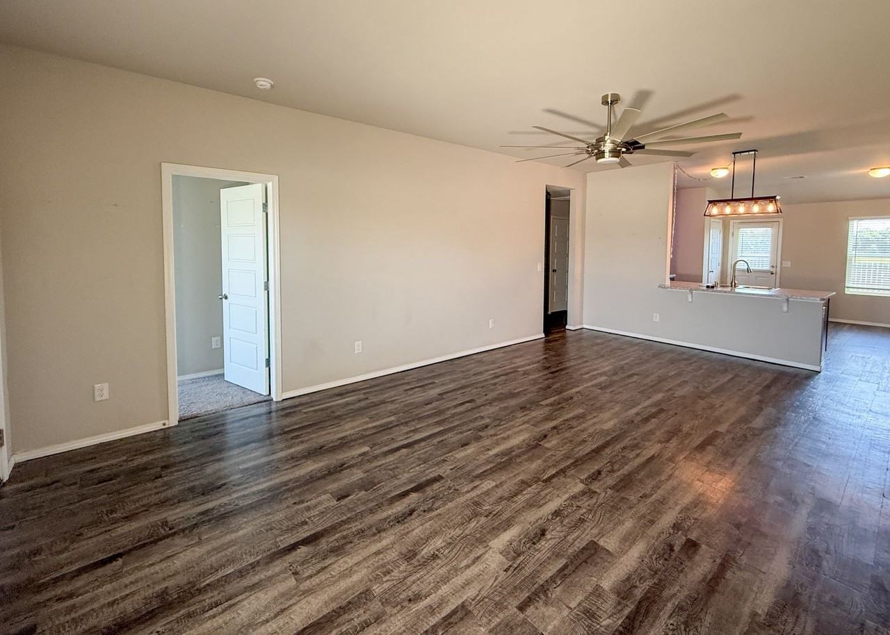 528 Fox Burrow Ln - Photo 3 of 18