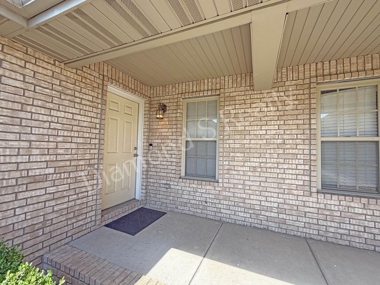 1331 W Sackett St - Photo 4 of 20