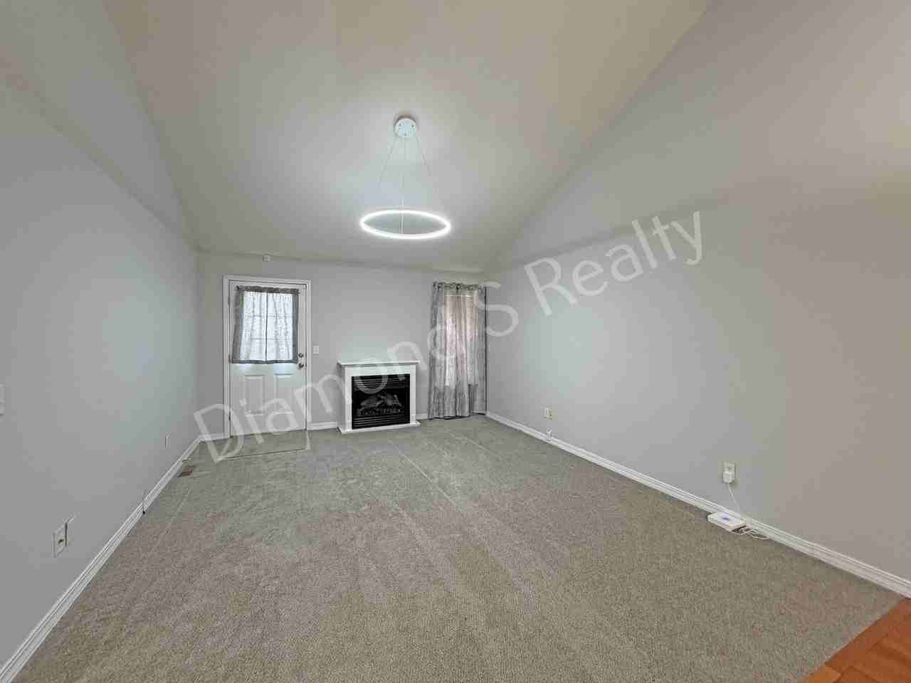 1331 W Sackett St - Photo 5 of 20