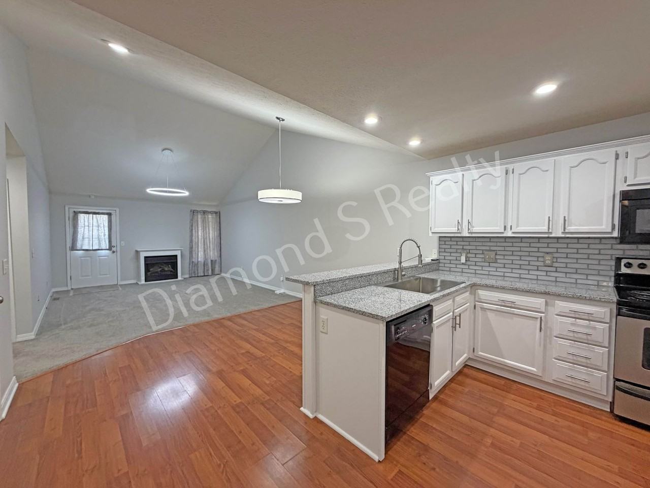 1331 W Sackett St - Photo 7 of 20