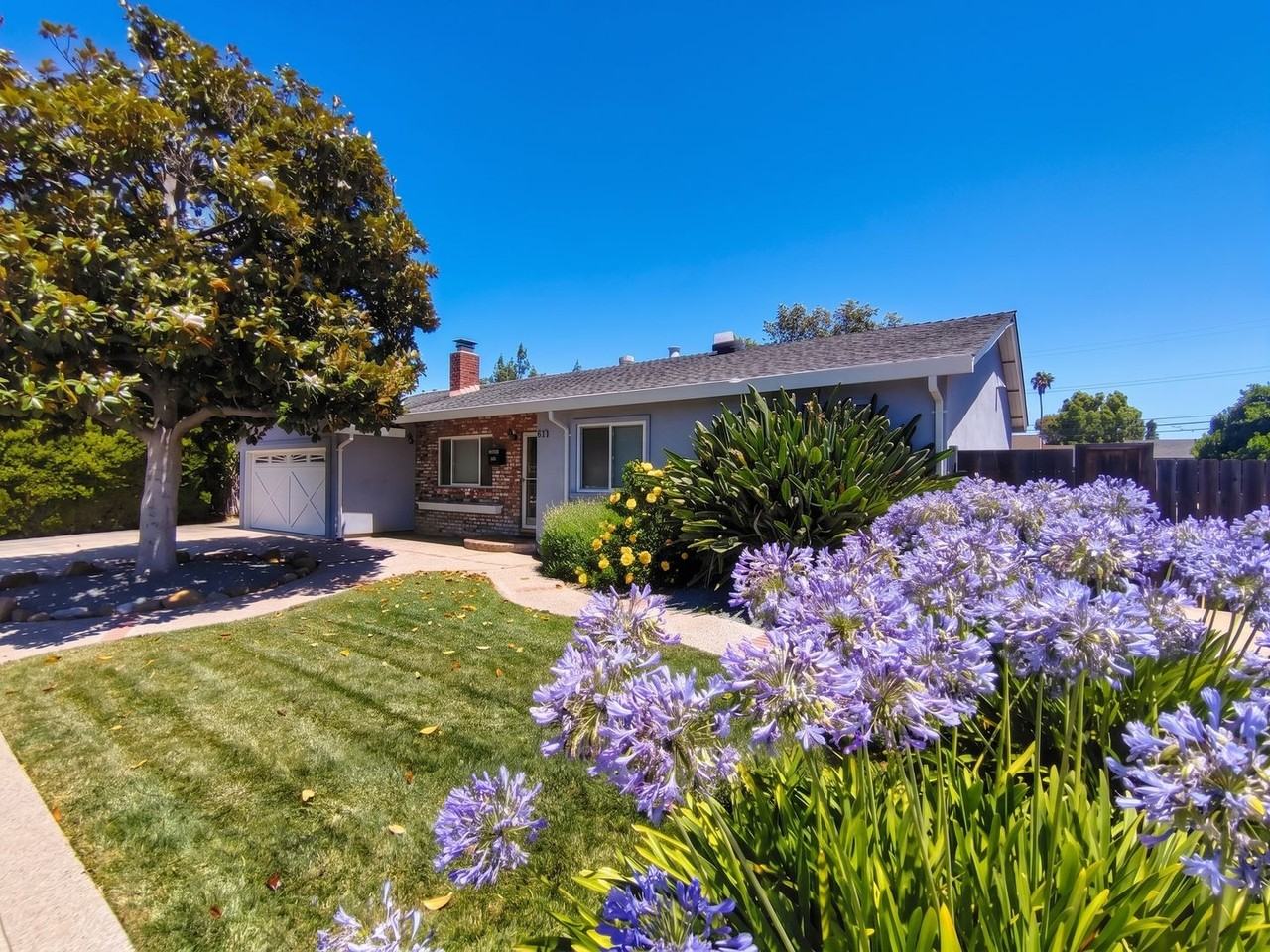 8525 Bandon Dr - Photo 2 of 9