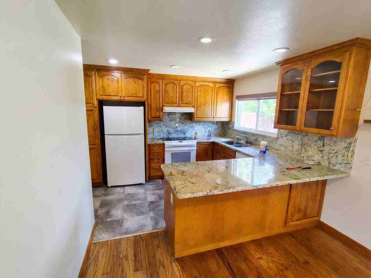 8525 Bandon Dr - Photo 3 of 9