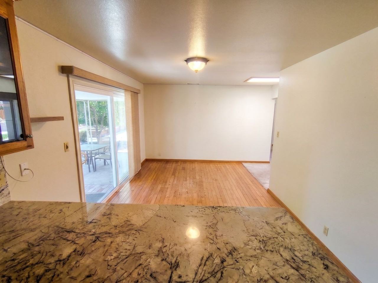8525 Bandon Dr - Photo 4 of 9