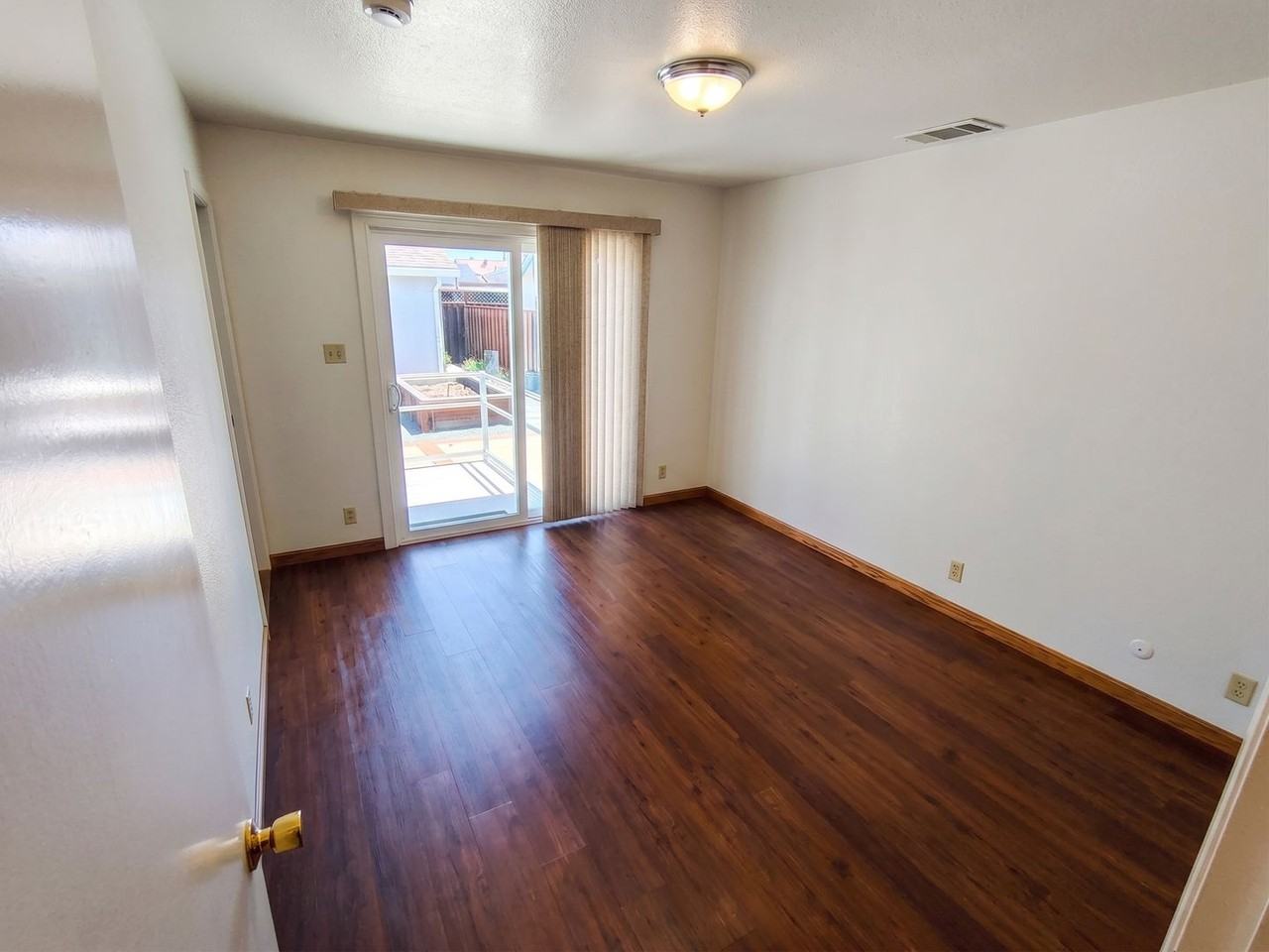 8525 Bandon Dr - Photo 5 of 9