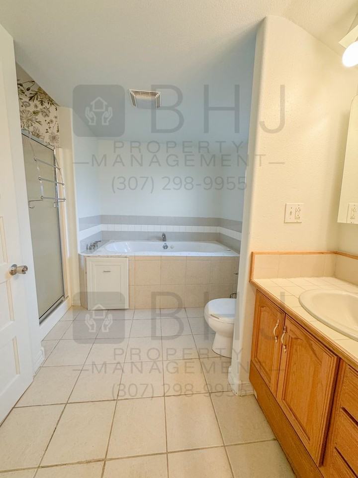 432 W Brundage St - Photo 7 of 45