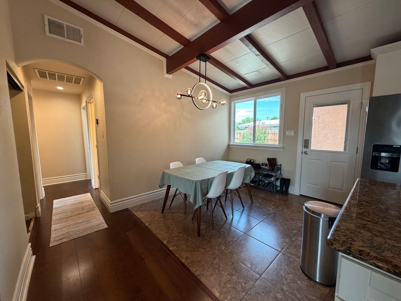 3809 Sunnyvale Ave - Photo 4 of 25