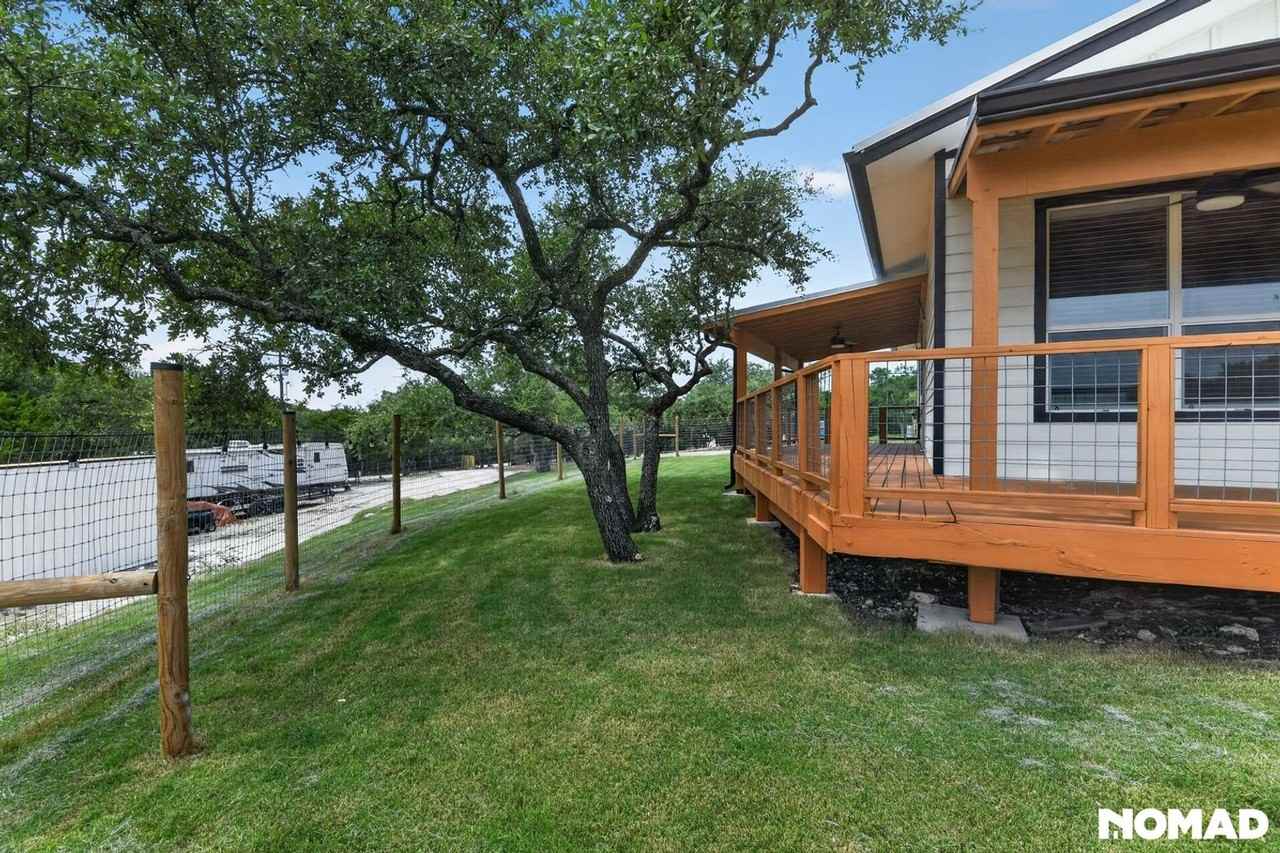 1130 Circle Acres - Photo 4 of 44