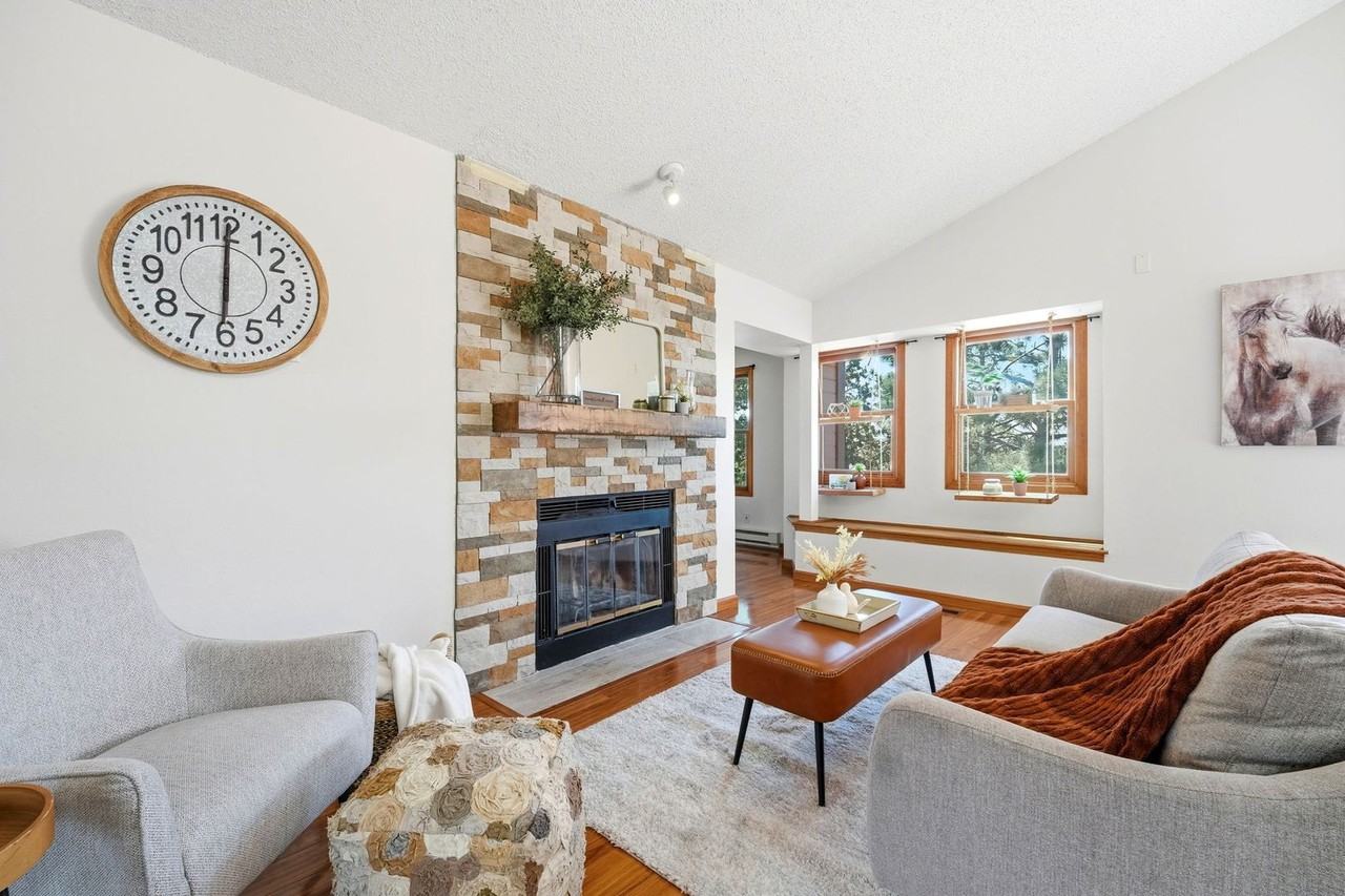 7567 Liberty Bell Dr #A - Photo 4 of 16