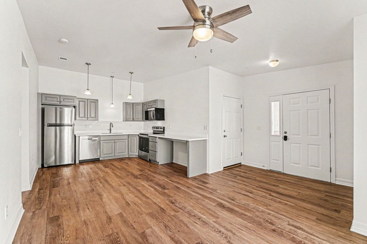 1201 Raven Pl - Photo 6 of 24