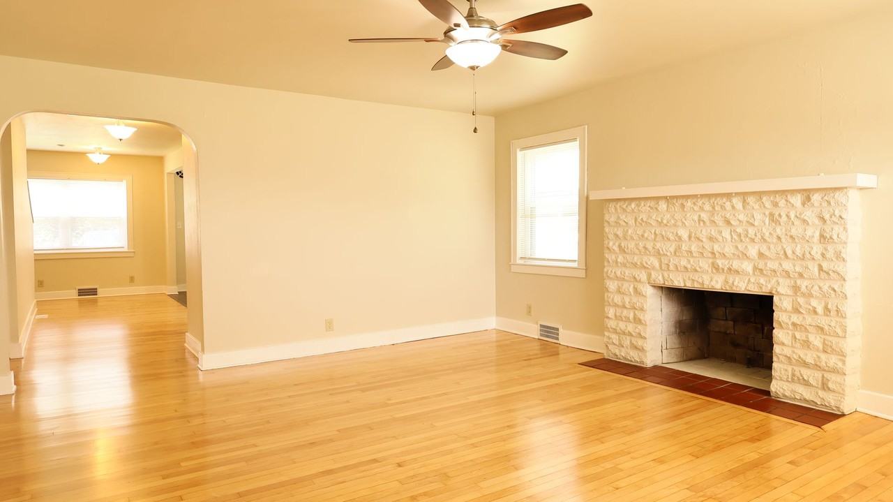 1426 Silver St - Photo 4 of 15