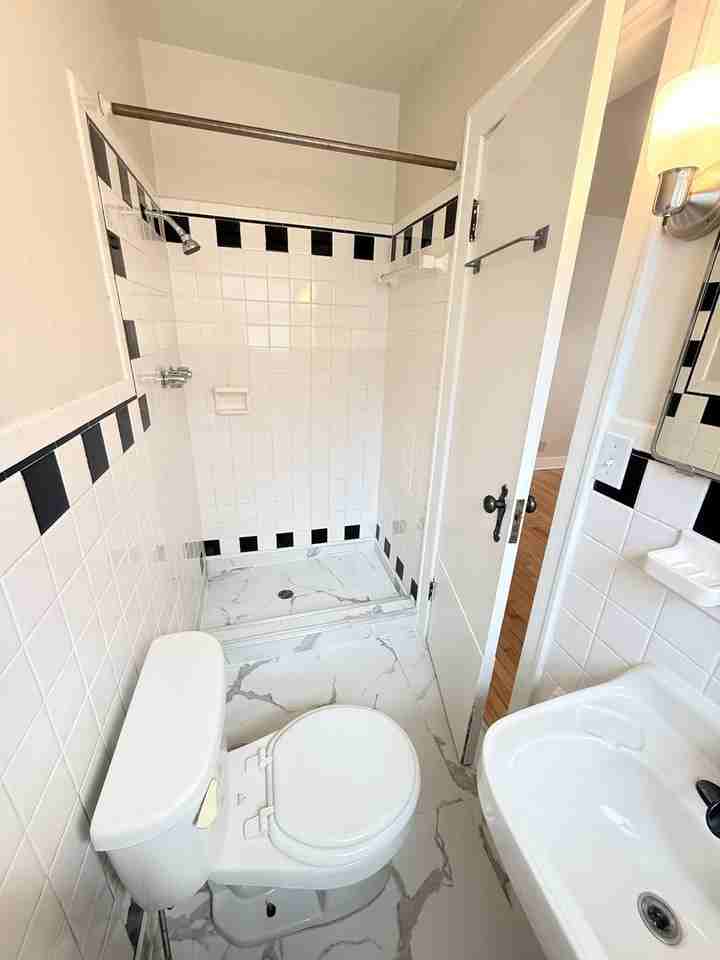 1426 Silver St - Photo 7 of 15