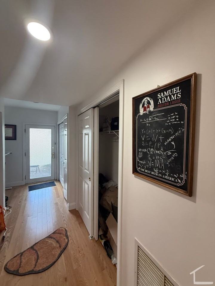 16 Glencoe St - Photo 6 of 14