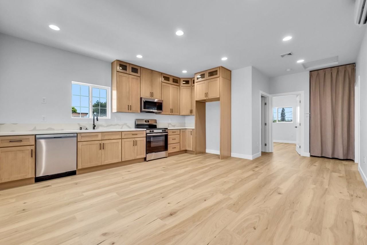 114 N Cornell Ave #A - Photo 5 of 12