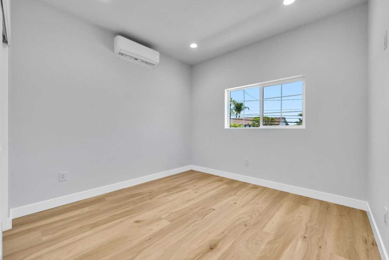 114 N Cornell Ave #A - Photo 7 of 12