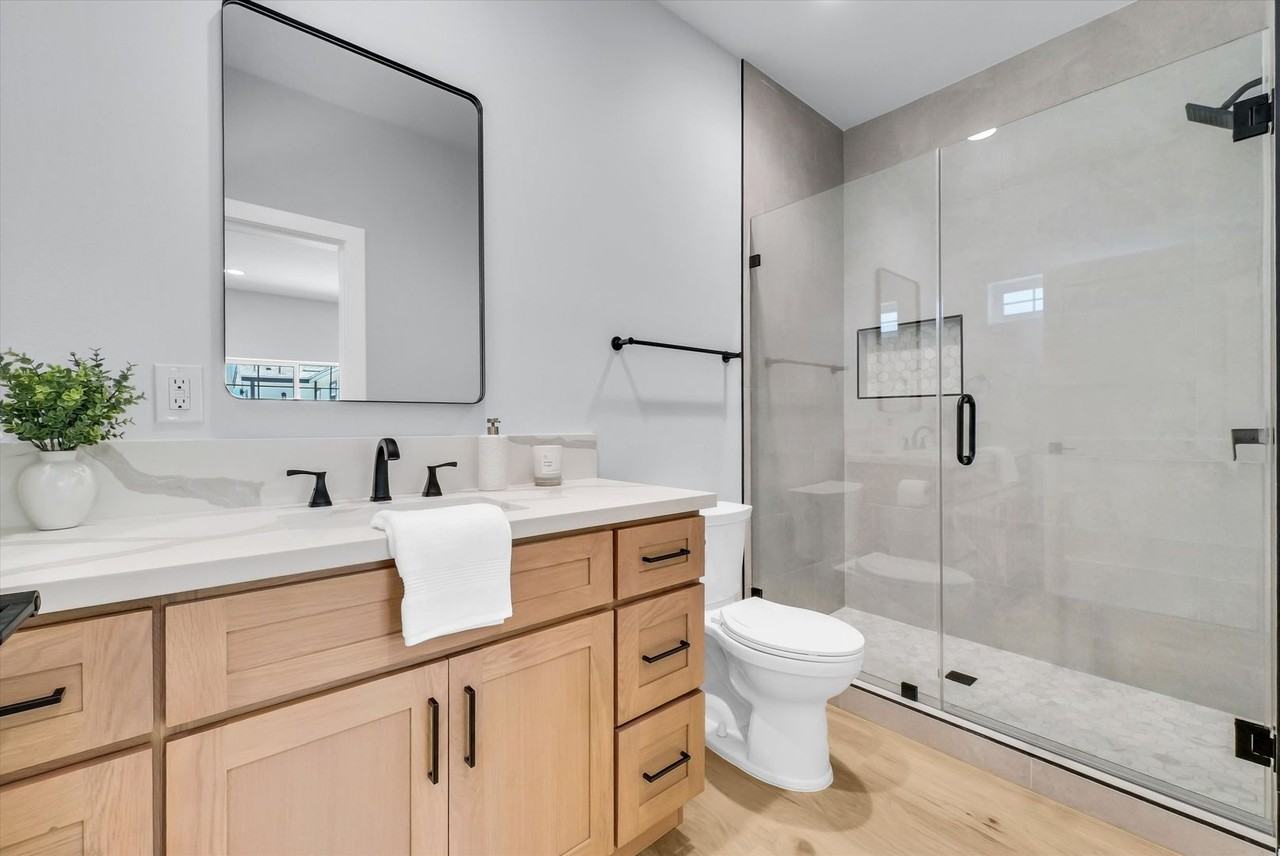 114 N Cornell Ave #B - Photo 5 of 12