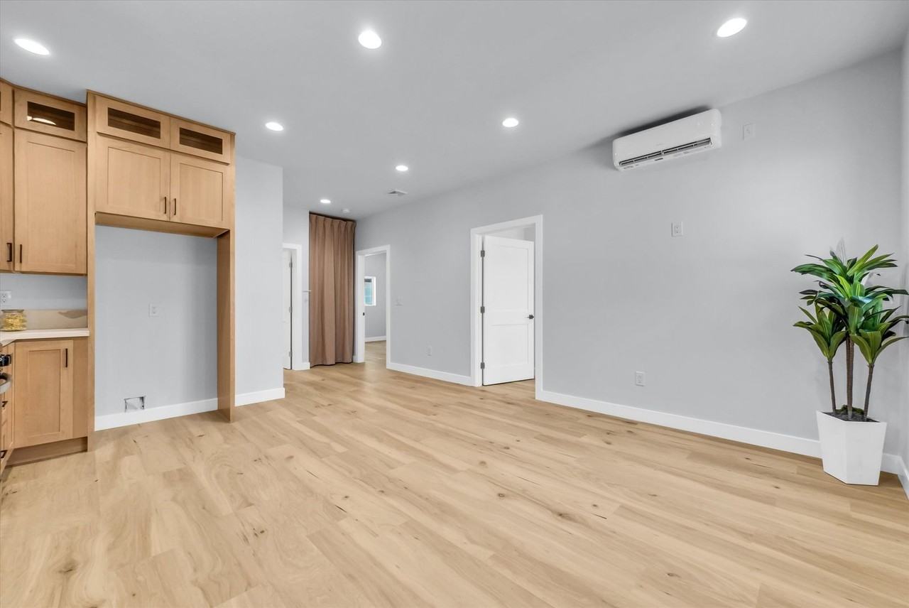 114 N Cornell Ave #B - Photo 7 of 12