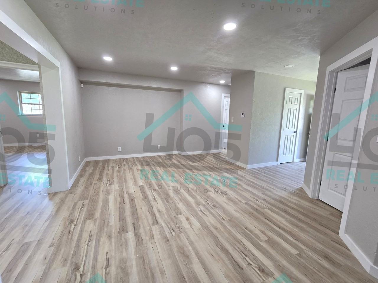 5511 Judy Dr - Photo 3 of 34