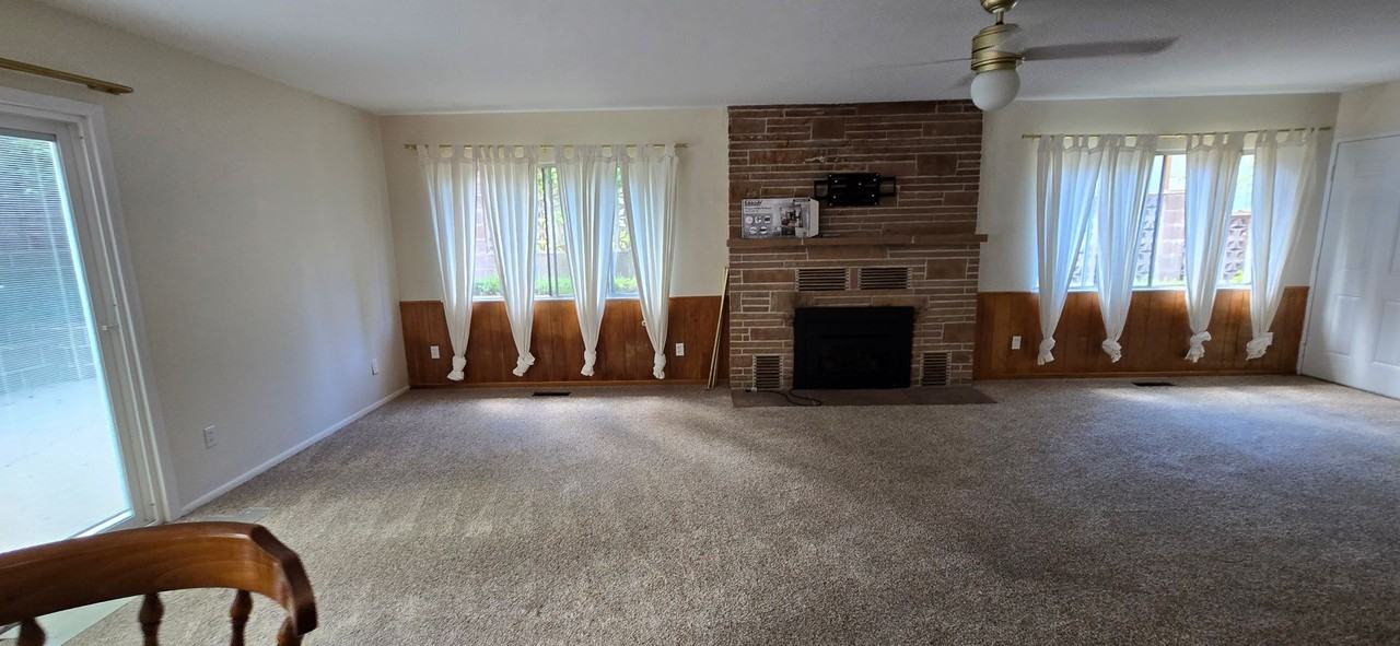 435 1/2 Zion St - Photo 6 of 10