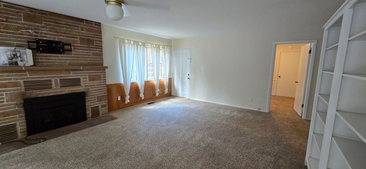 435 1/2 Zion St - Photo 7 of 10
