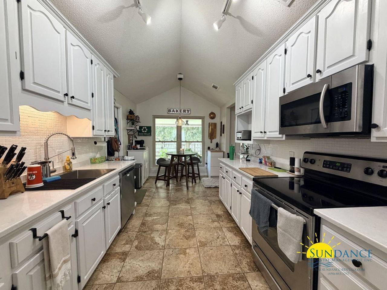 541 E Timberlake Dr - Photo 5 of 33