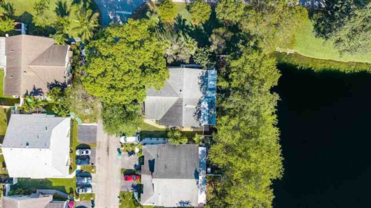 11110 Sw 9th Pl - Photo 2 of 46