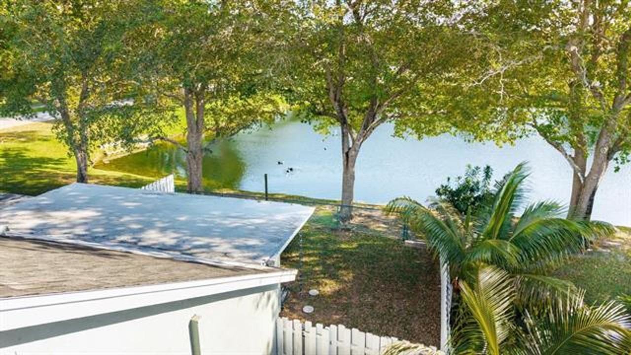 11110 Sw 9th Pl - Photo 5 of 46