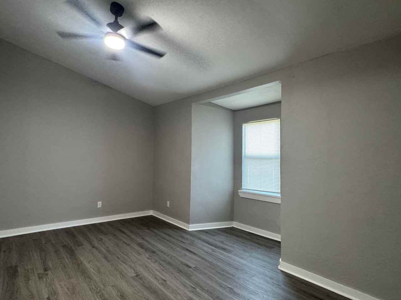 115 S Hillside Rd - Photo 3 of 12