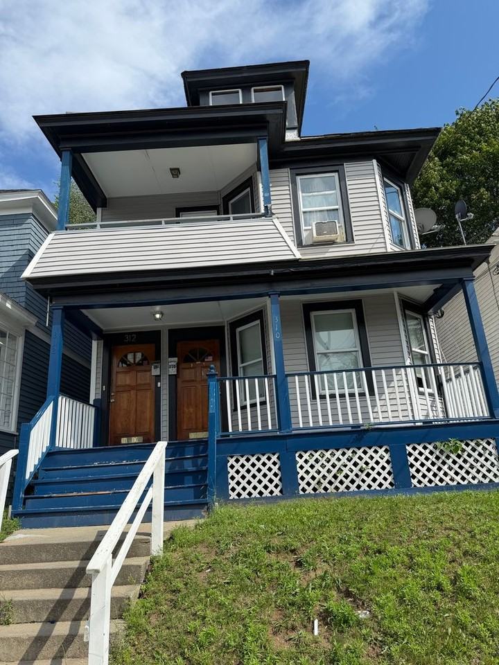 310 Division St - Photo 6 of 15