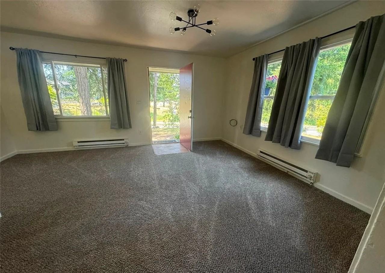 3915 Burwell St - Photo 5 of 7