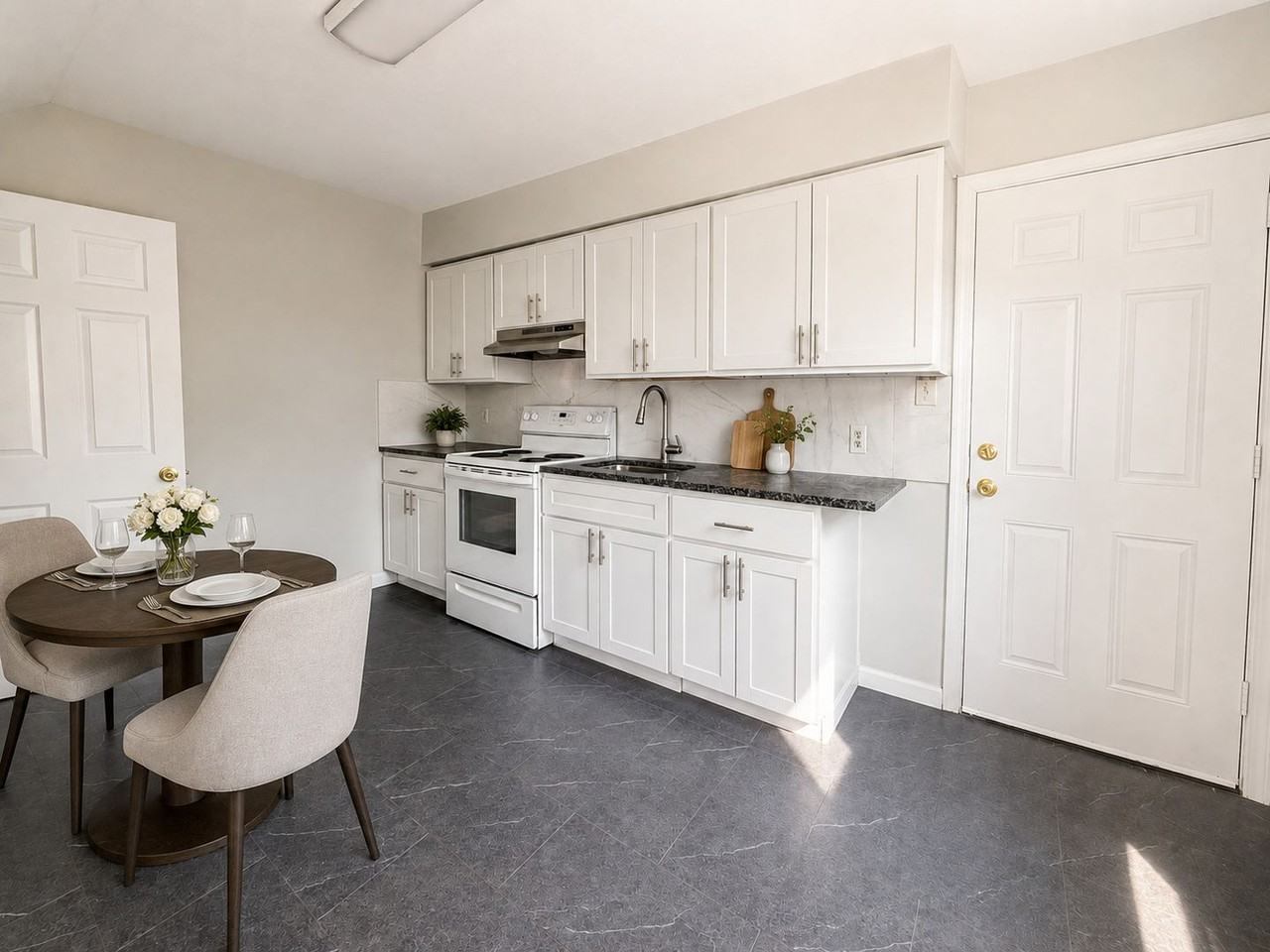 2601 N Sartain St - Photo 5 of 17