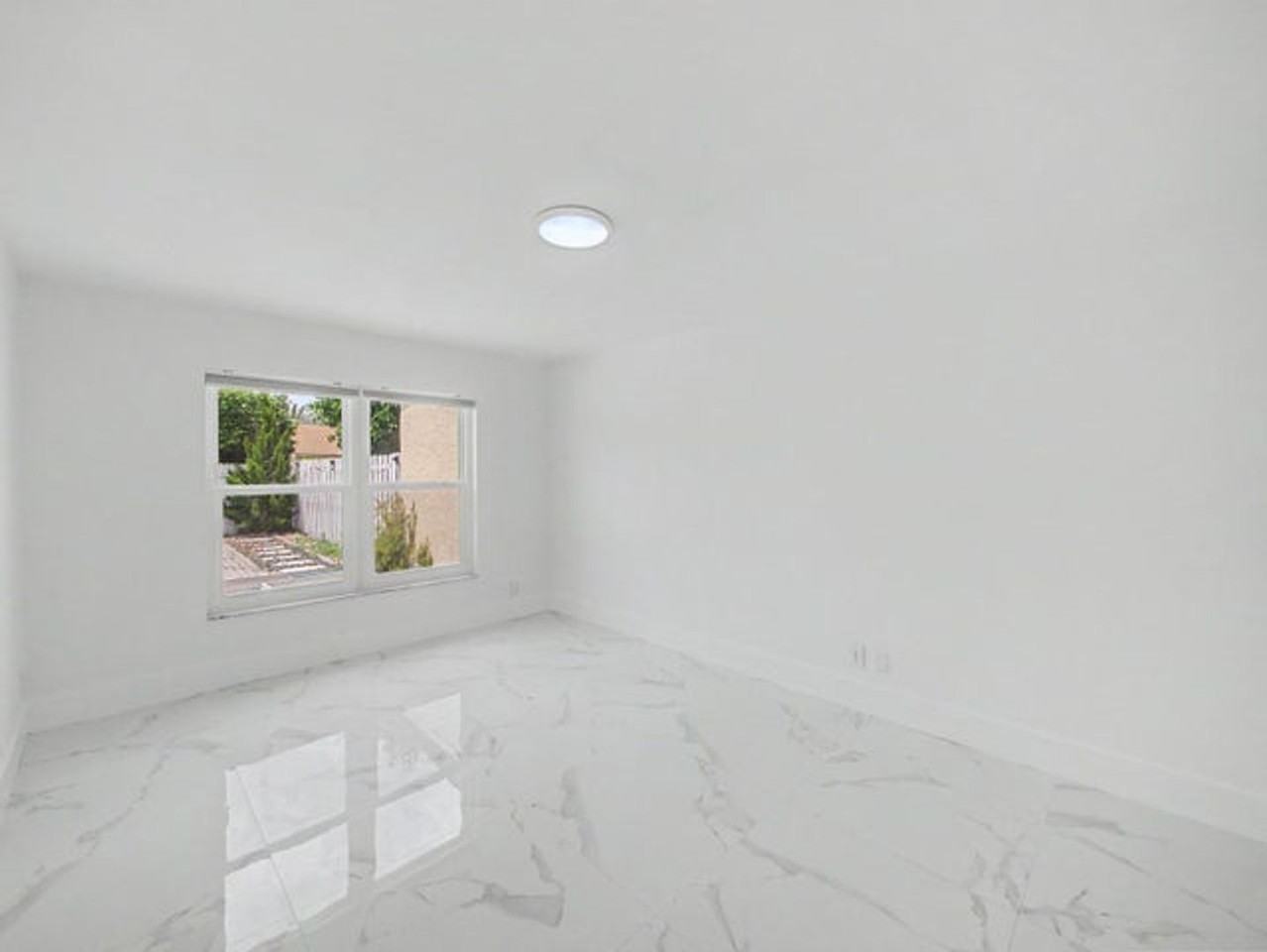 8464 Lake Worth Rd - Photo 7 of 16
