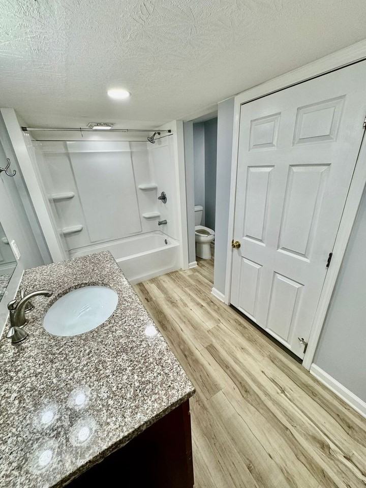 102 Crabtree Dr - Photo 6 of 11