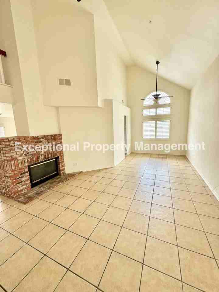 16202 Trailwinds Dr - Photo 2 of 19