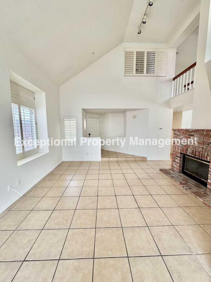 16202 Trailwinds Dr - Photo 3 of 19