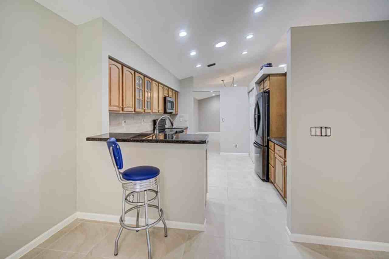 7774 Stirling Bridge Blvd S - Photo 3 of 17