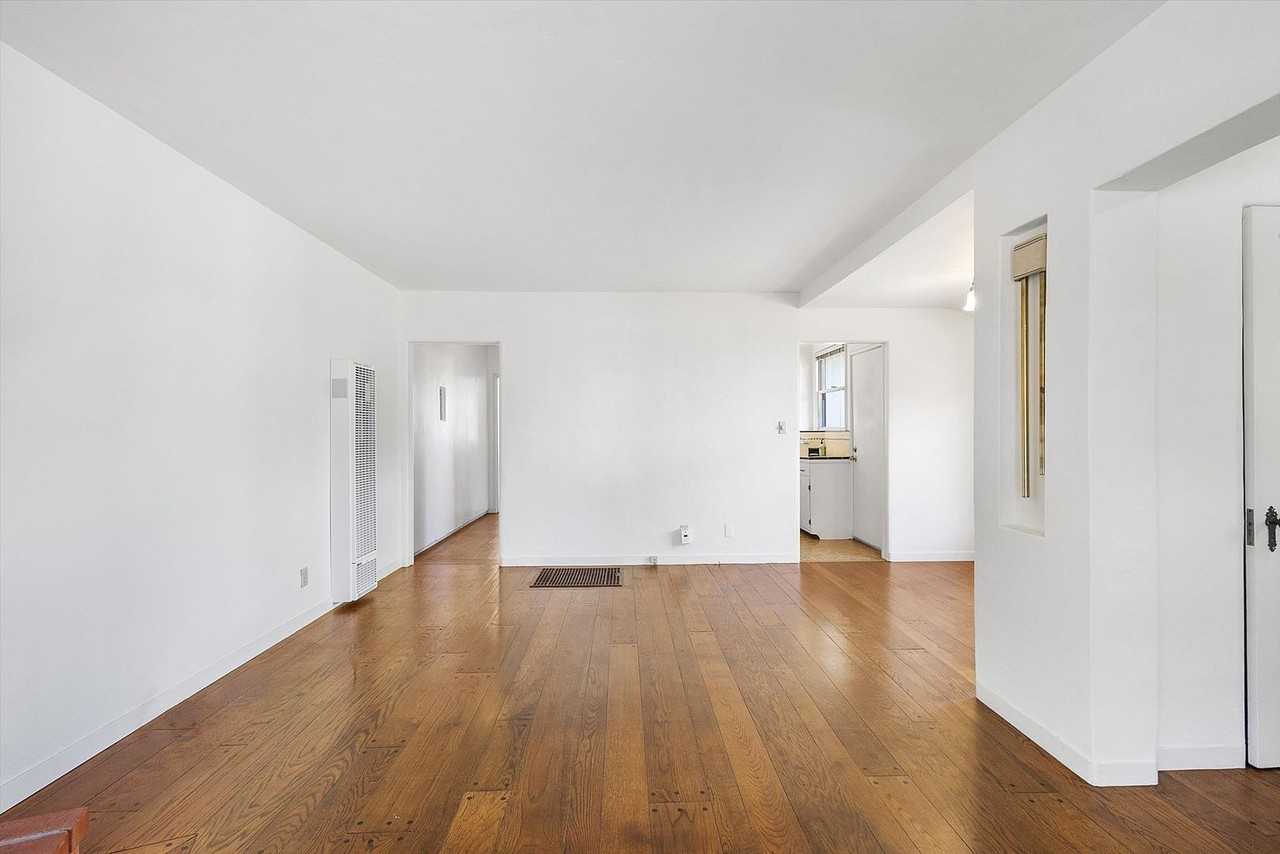 949 Park St - Photo 6 of 16