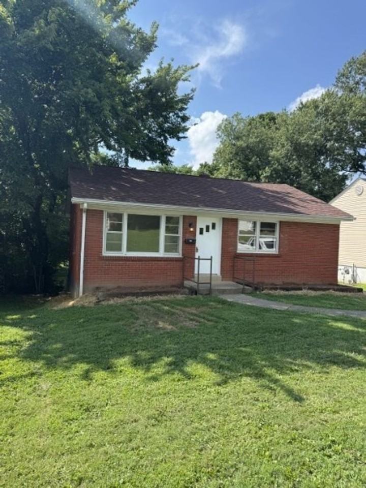 604 N Mantle Ave - Photo 2 of 21