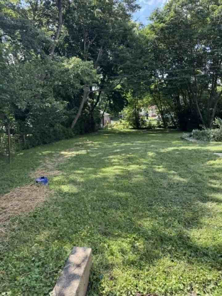 604 N Mantle Ave - Photo 6 of 21
