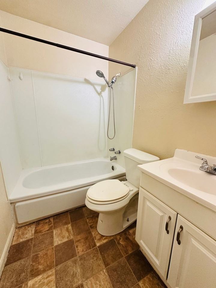 3447 Sw Brendan Ave - Photo 4 of 6