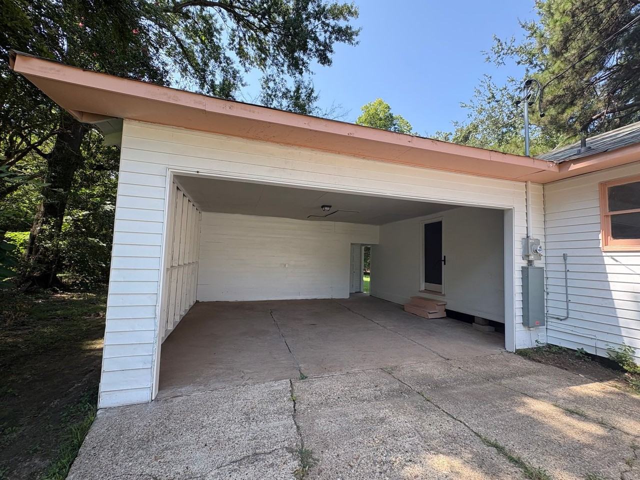 2617 Regent St - Photo 4 of 20