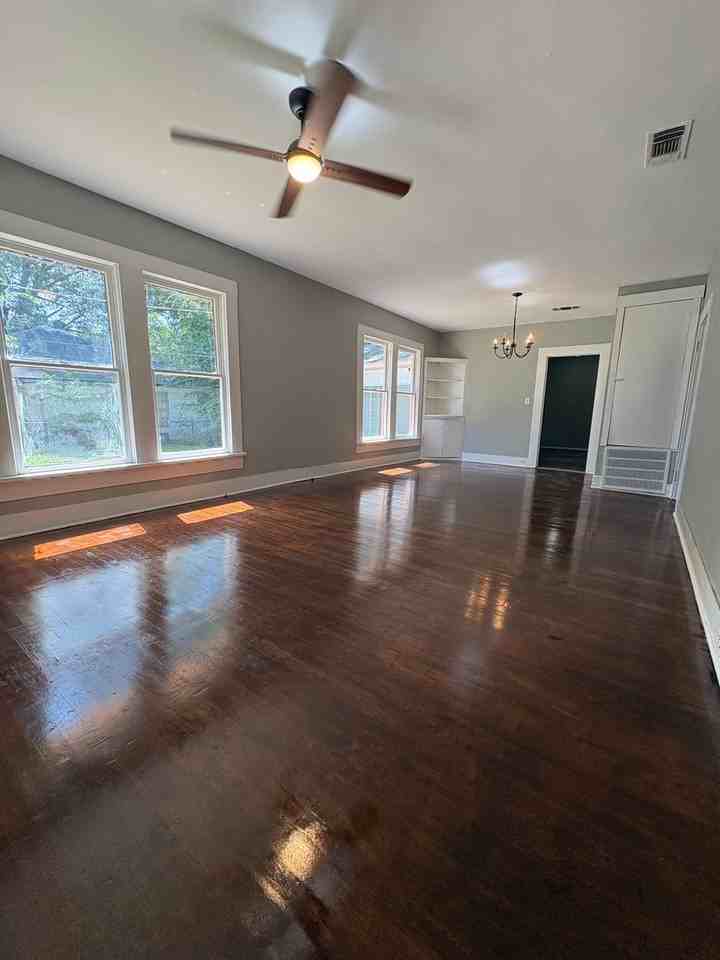2617 Regent St - Photo 5 of 20